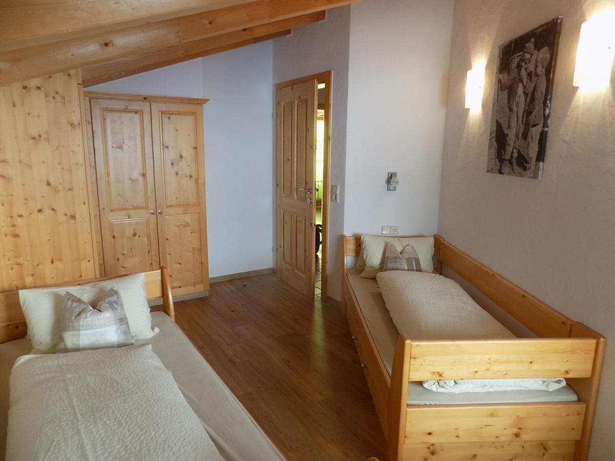 Appartements Obergollerhof Assling ภายนอก รูปภาพ